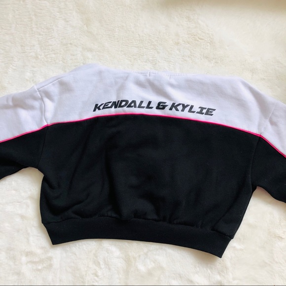 Kendall & Kylie Shorts and Crop Loungewear Set - Picture 8 of 10
